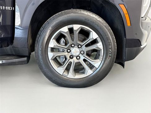 Used 2025 Chevrolet Tahoe LS RWD image 38