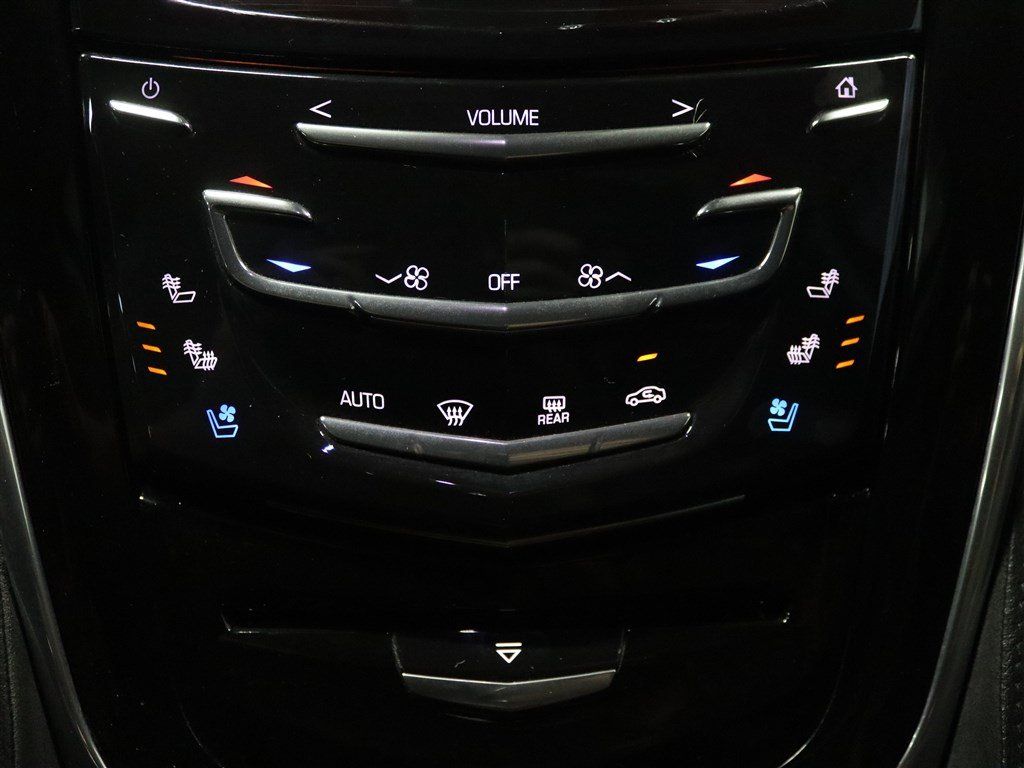 Used 2019 Cadillac Escalade Premium Luxury AWD/4WD image 32