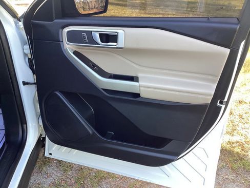 Used 2020 Ford Explorer XLT w/ Equipment Group 202A image 25