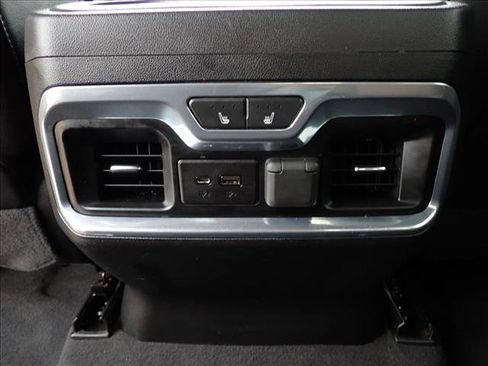 Used 2019 Chevrolet Silverado 1500 High Country w/ Technology Package AWD/4WD image 9