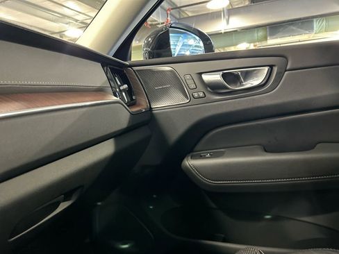 Certified 2023 Volvo XC60 B5 Ultimate w/ Climate Package AWD/4WD image 20
