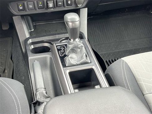 Used 2021 Toyota Tacoma TRD Off-Road image 16