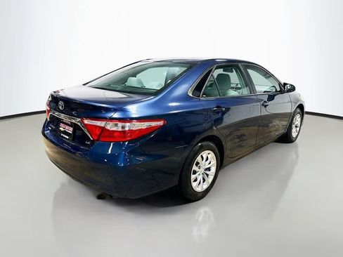 Used 2017 Toyota Camry LE FWD image 7