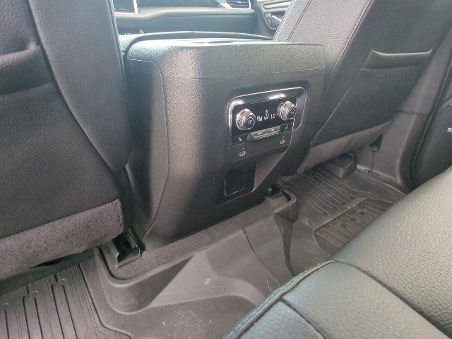 Used 2024 GMC Yukon Denali AWD/4WD image 24