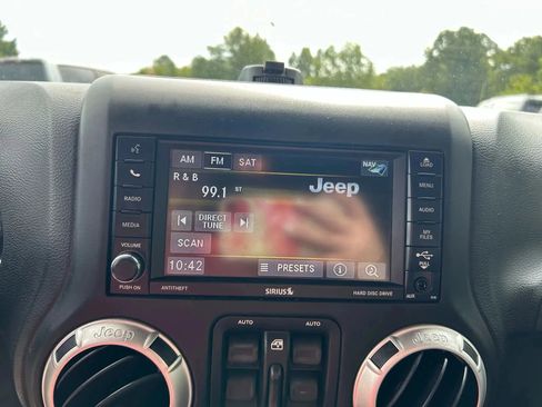 Used 2013 Jeep Wrangler Unlimited Sahara w/ Dual Top Group image 17