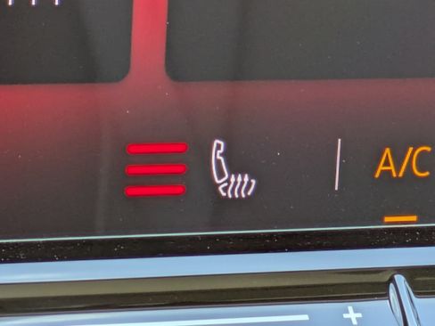 New 2026 Volkswagen Tiguan SE image 25