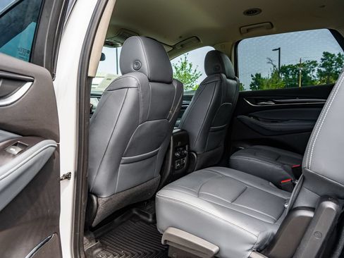 Used 2018 Buick Enclave Premium FWD image 17