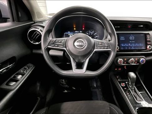 Used 2023 Nissan Kicks SV FWD image 6