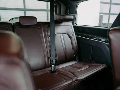 Used 2023 Ford Expedition Limited image 14