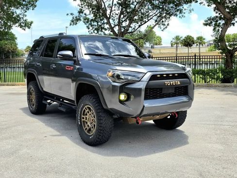 Used 2021 Toyota 4Runner SR5 Premium w/ Moonroof Package AWD/4WD image 1