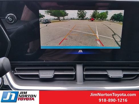 Used 2025 Chevrolet Trax RS w/ Driver Confidence Package FWD image 19