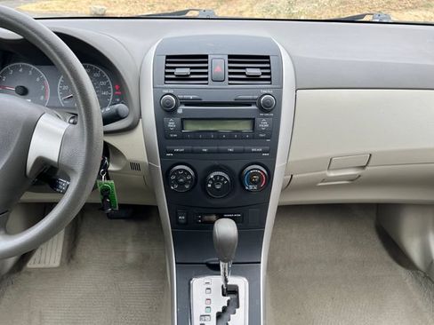Used 2010 Toyota Corolla LE FWD image 19