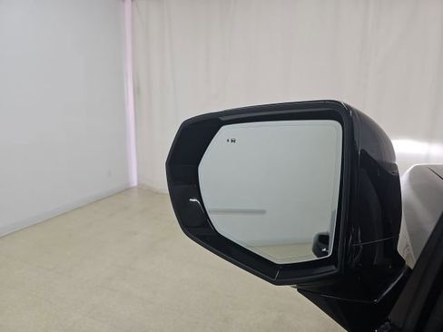 Used 2023 Chevrolet Tahoe LT w/ Luxury Package image 32