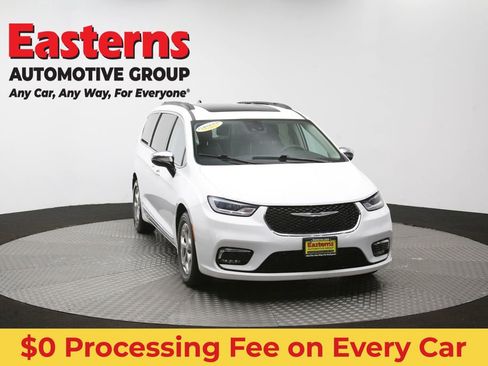 Used 2023 Chrysler Pacifica Limited FWD image 54