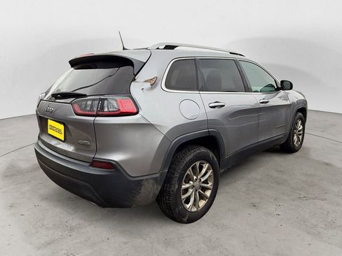 Used 2019 Jeep Cherokee Latitude w/ Cold Weather Group AWD/4WD image 4