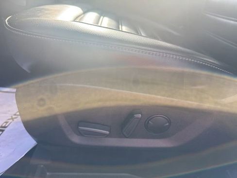 Used 2024 Ford Edge SEL image 13