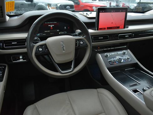 Used 2023 Lincoln Aviator Reserve w/ Equipment Group 201A AWD/4WD image 14