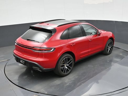 Certified 2024 Porsche Macan AWD/4WD image 30