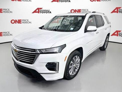 Used 2022 Chevrolet Traverse Premier FWD image 3