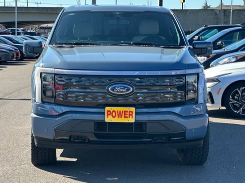 Used 2023 Ford F150 Lightning Platinum image 9