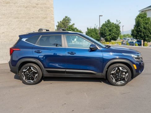 Used 2024 Kia Seltos SX w/ SX Sunroof Package AWD/4WD image 8