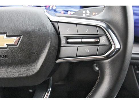 Used 2025 Chevrolet Suburban LT AWD/4WD image 21