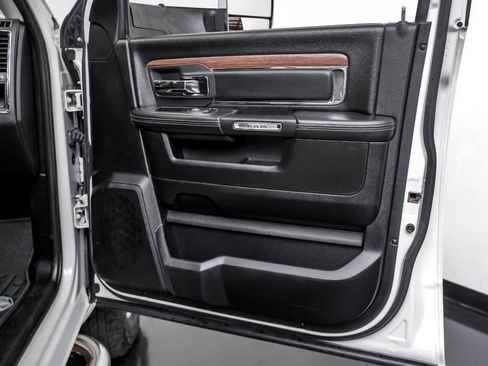 Used 2018 RAM 3500 Laramie w/ Cold Weather Group image 40