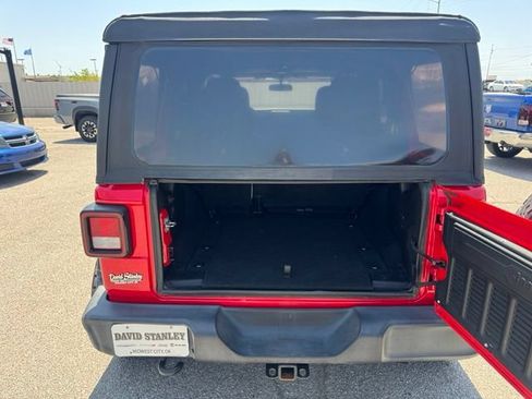 Used 2018 Jeep Wrangler Unlimited Sport AWD/4WD image 7