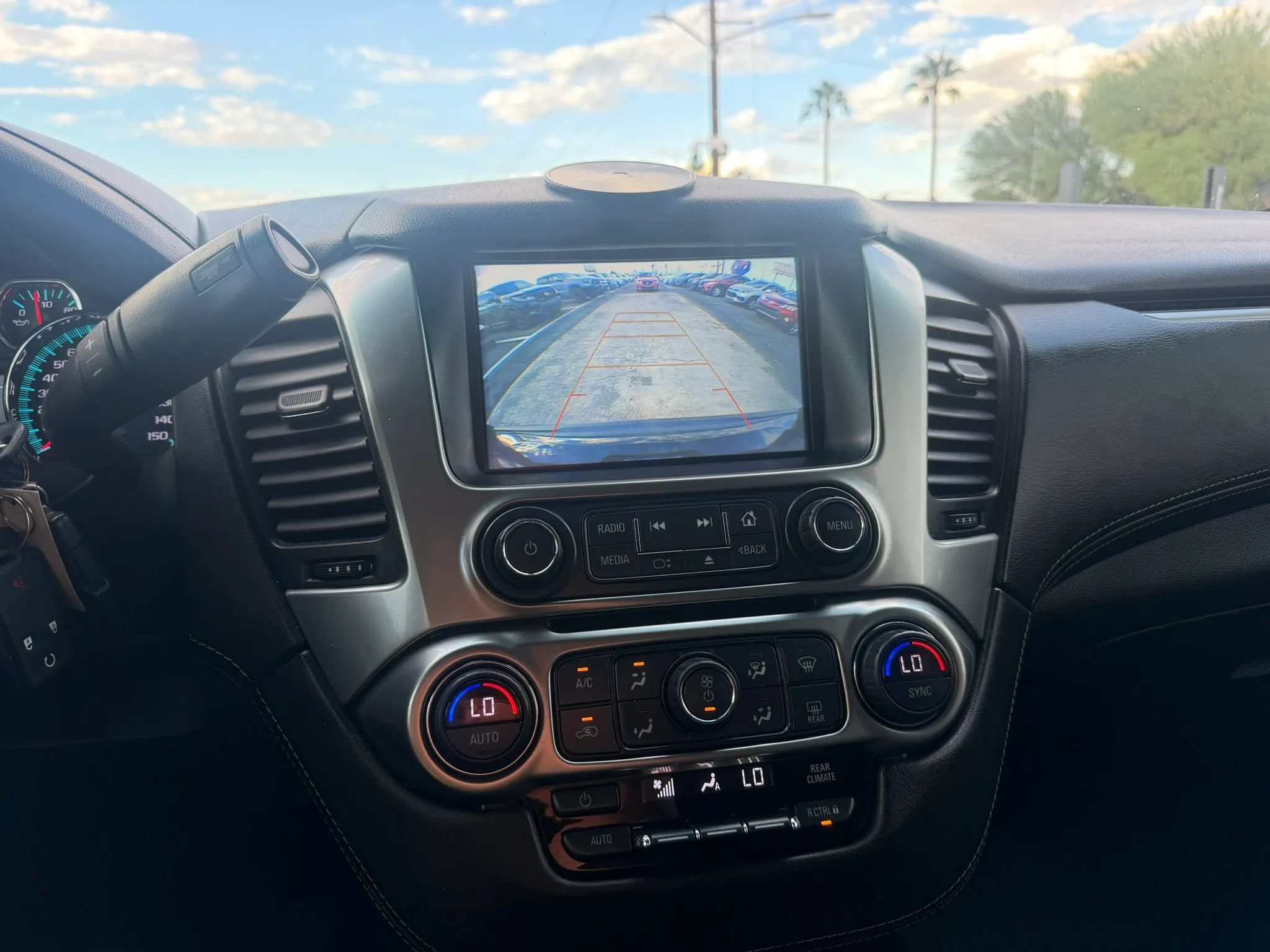 Used 2018 Chevrolet Tahoe 2WD image 21