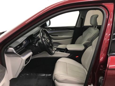 Used 2021 Jeep Grand Cherokee L Overland w/ Luxury Tech Group IV image 12