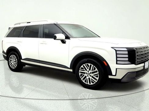Used 2026 Hyundai Palisade SEL FWD image 3