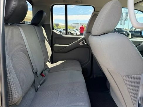 Used 2018 Nissan Frontier SV AWD/4WD image 7