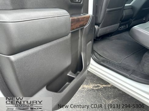 Used 2020 GMC Sierra 1500 SLT w/ Driver Alert Package II AWD/4WD image 13