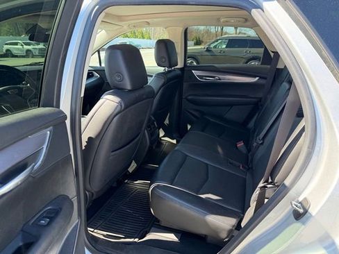 Used 2017 Cadillac XT5 Luxury w/ Driver Awareness Package image 10