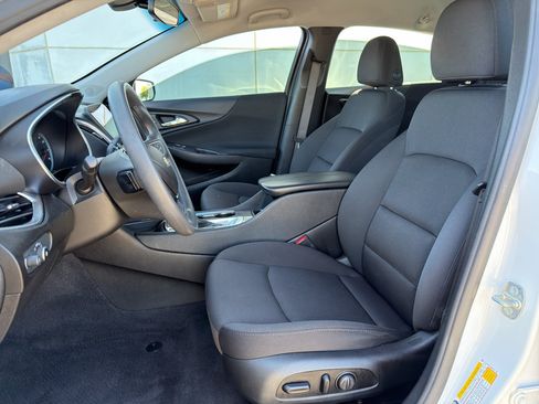 Used 2021 Chevrolet Malibu LT FWD image 9