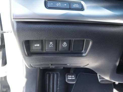 Used 2018 Nissan Maxima SR FWD image 15