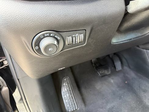 Used 2024 Jeep Compass Latitude AWD/4WD image 27