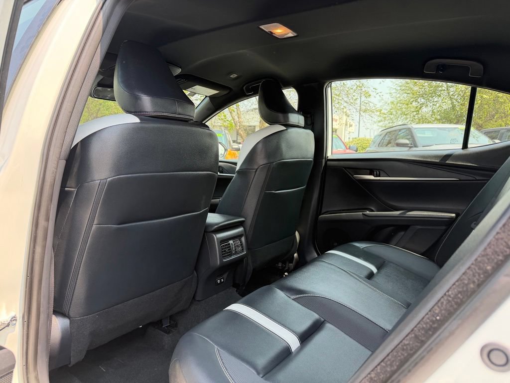 Used 2025 Toyota Camry SE FWD image 25