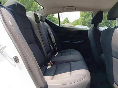 Used 2024 Nissan Altima 2.5 S FWD image 11