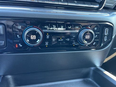 Used 2024 Chevrolet Silverado 2500 High Country w/ Technology Package image 12