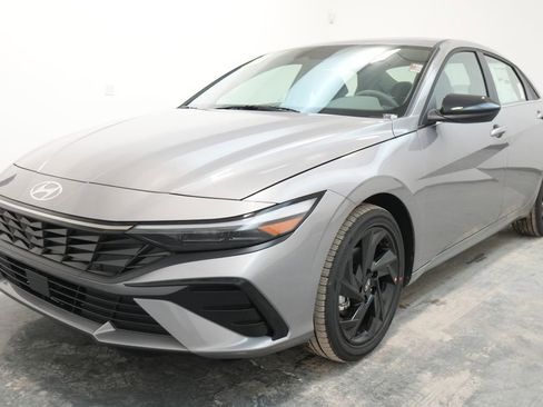 New 2026 Hyundai Elantra SEL Sport image 3