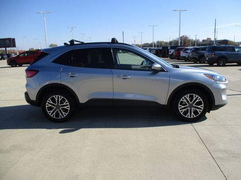 Used 2022 Ford Escape SEL image 8