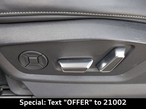 Used 2021 Audi RS Q8 image 23