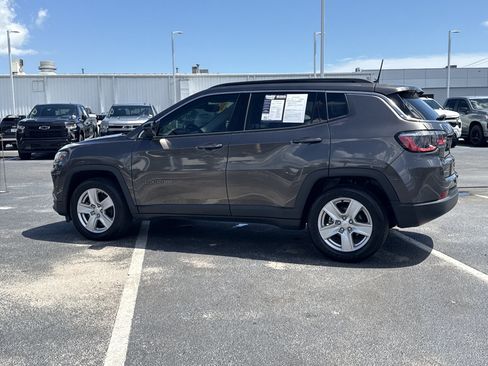 Used 2022 Jeep Compass Latitude FWD image 14