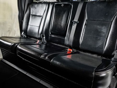 Used 2019 Ford F350 Lariat w/ Chrome Package image 31