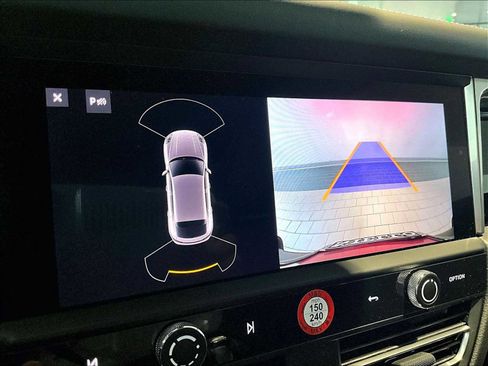 Used 2026 Porsche Macan image 28