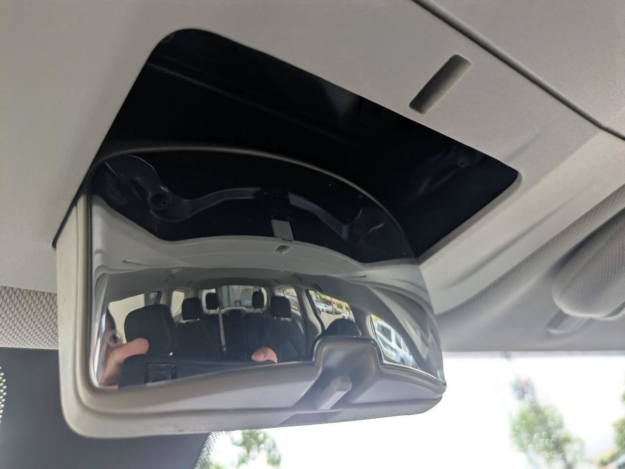 Used 2022 Chrysler Voyager LX FWD image 14