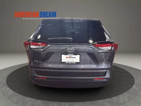 Used 2025 Toyota RAV4 LE AWD/4WD image 4