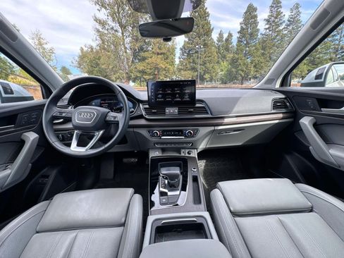 Used 2022 Audi Q5 e Prestige AWD/4WD image 3