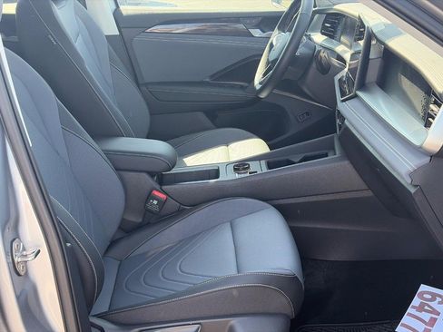 Certified 2026 Volkswagen Tiguan SE AWD/4WD image 17